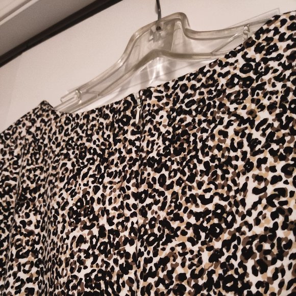 Old Navy Leopard Print Ponte-Knit 3/4 Sleeve Sheath Dress - Picture 4 of 5